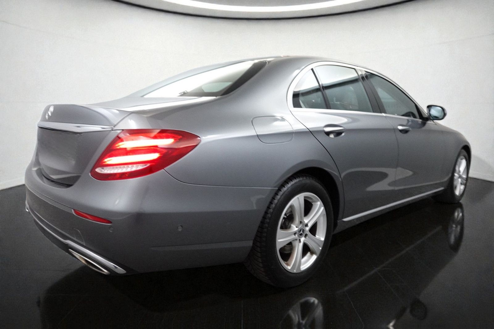 Mercedes-Benz E 300 LIMO AVANTGARDE x2*ACC*STD-HZG*360*BEAM foto 7