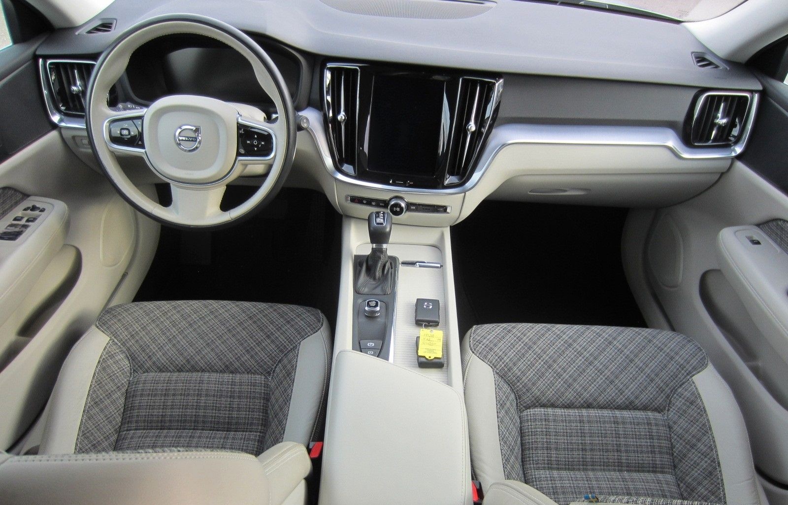 Volvo V60 D4 Momentum foto 3