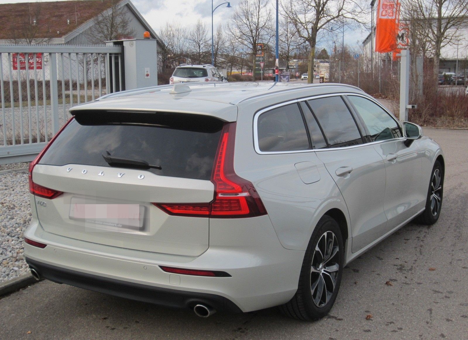 Volvo V60 D4 Momentum foto 5