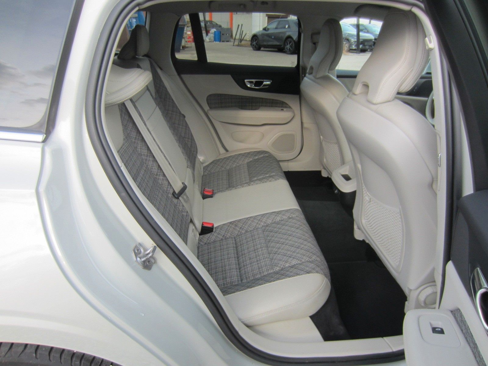 Volvo V60 D4 Momentum foto 7