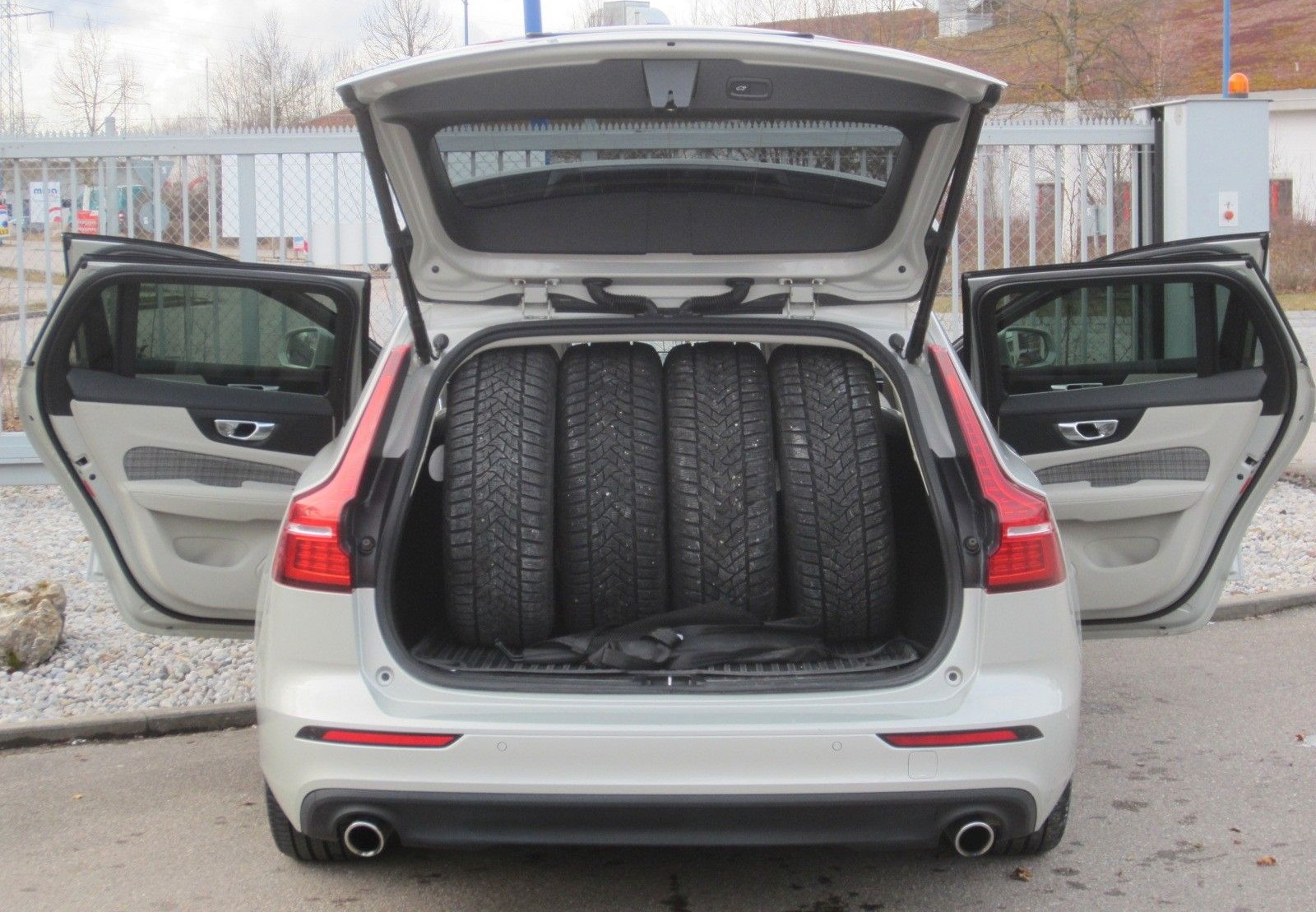 Volvo V60 D4 Momentum foto 9