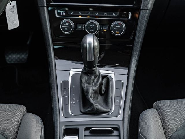 Volkswagen Golf VII 1.5 TSI DSG Highline *R-LINE*LED*NAVI* foto 15