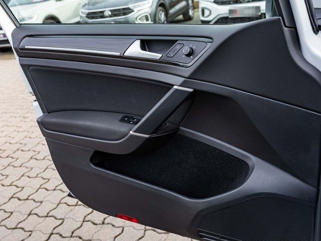 Volkswagen Golf VII 1.5 TSI DSG Highline *R-LINE*LED*NAVI* foto 16