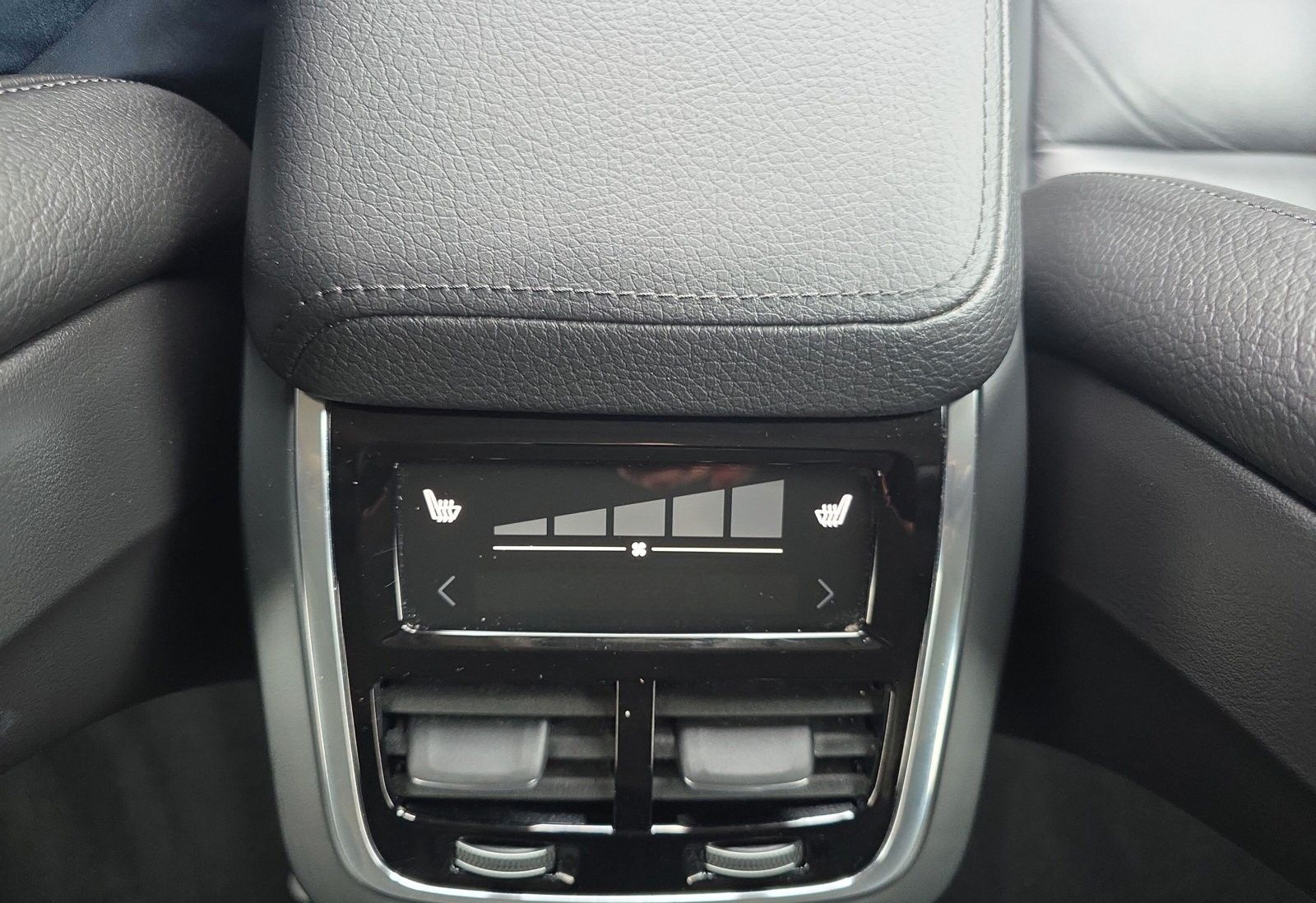 Volvo XC60 Inscription AWD LEDER NAVI ACC foto 17