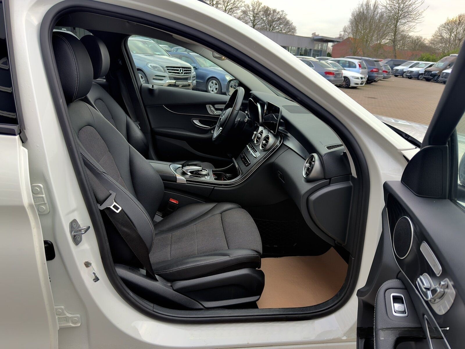 Mercedes-Benz C 200 T Avantgarde DISTRONIC+MEMORY+NAVI+SITZHZG foto 13