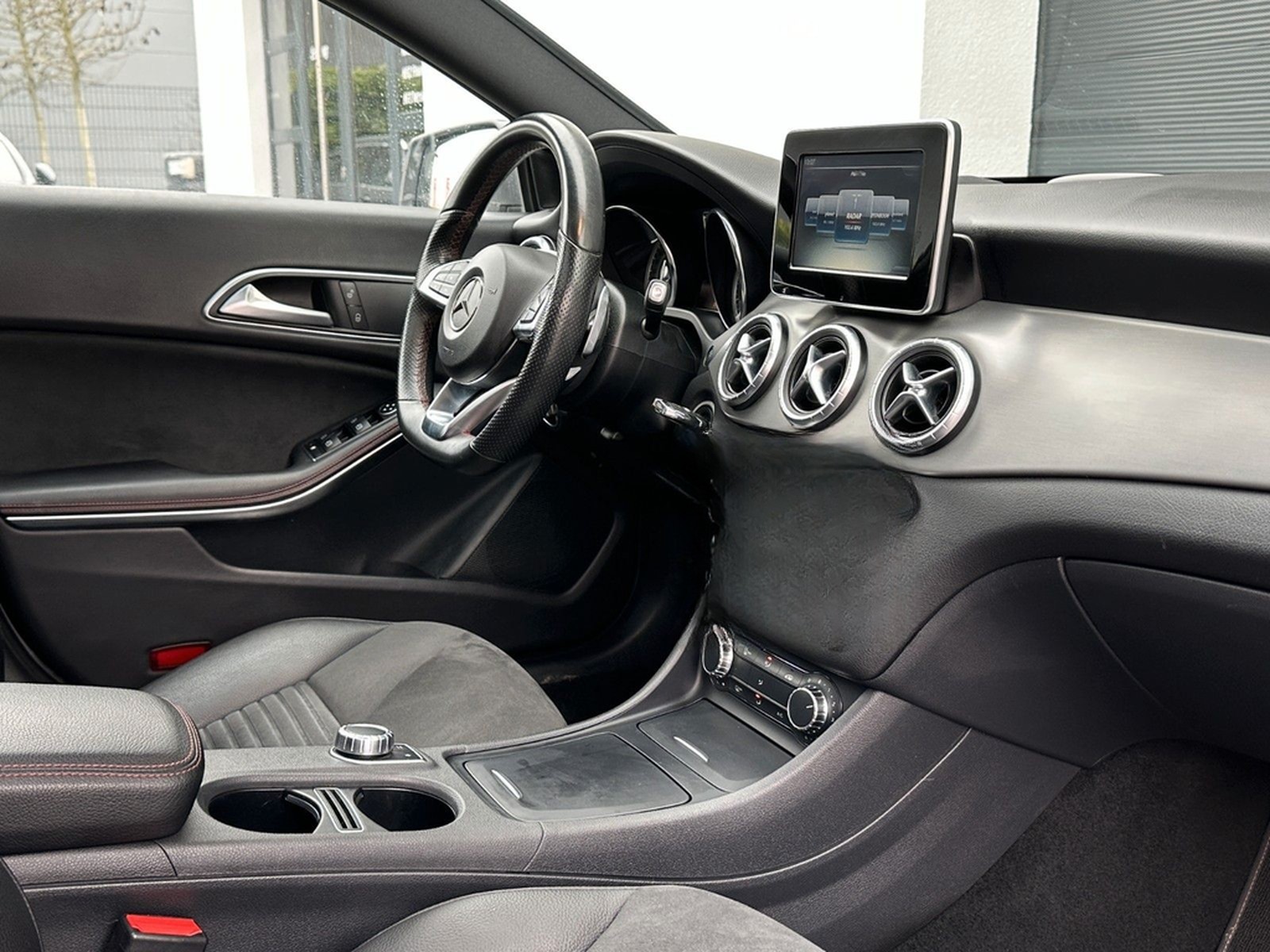Mercedes-Benz CLA 250 Shooting Brake*AMG*PANO*SHZ*NAVI*XENON foto 10