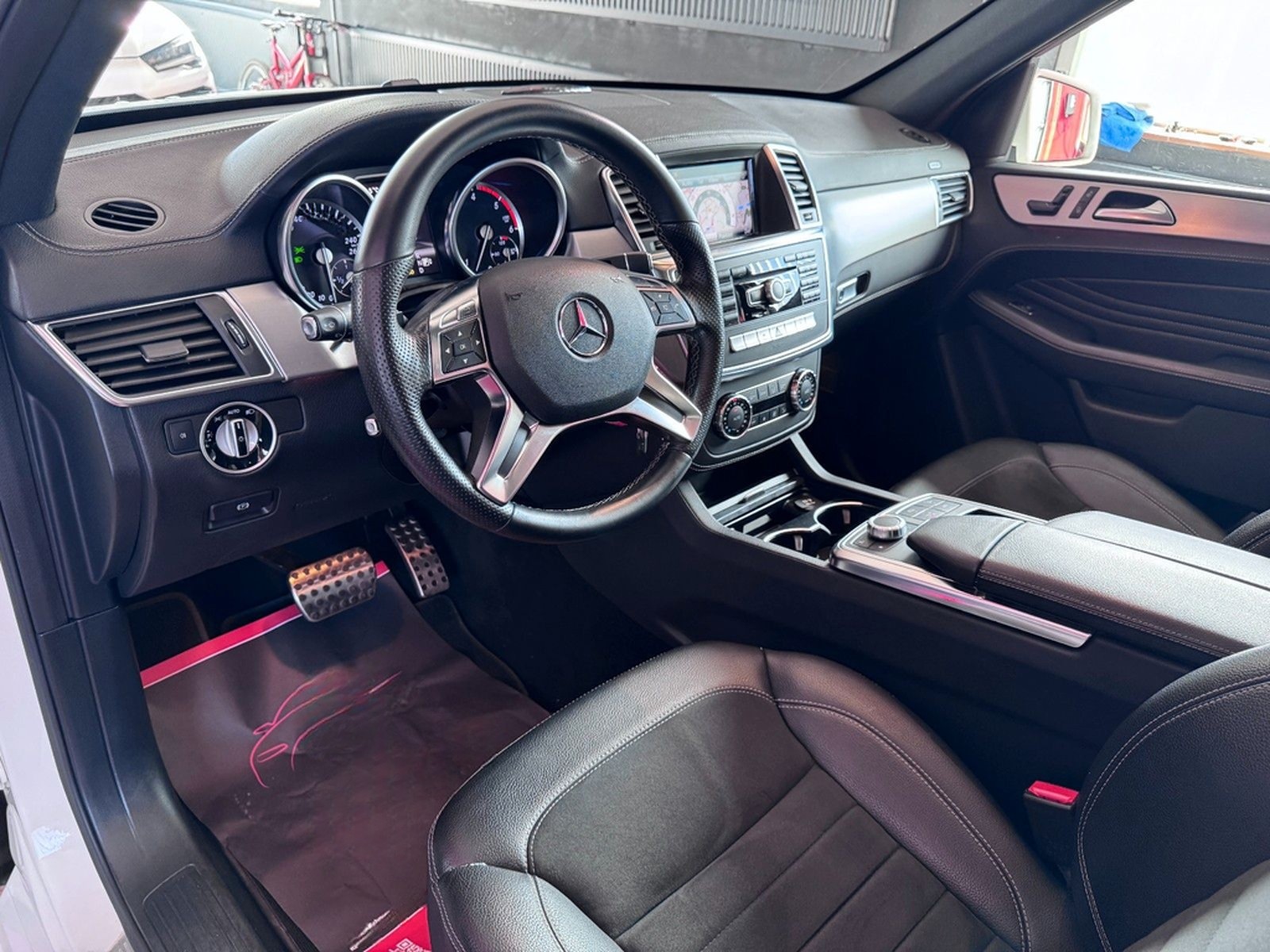 Mercedes-Benz ML 350 CDI AMG Paket Pano Airmatic ILS Comand 20 foto 16