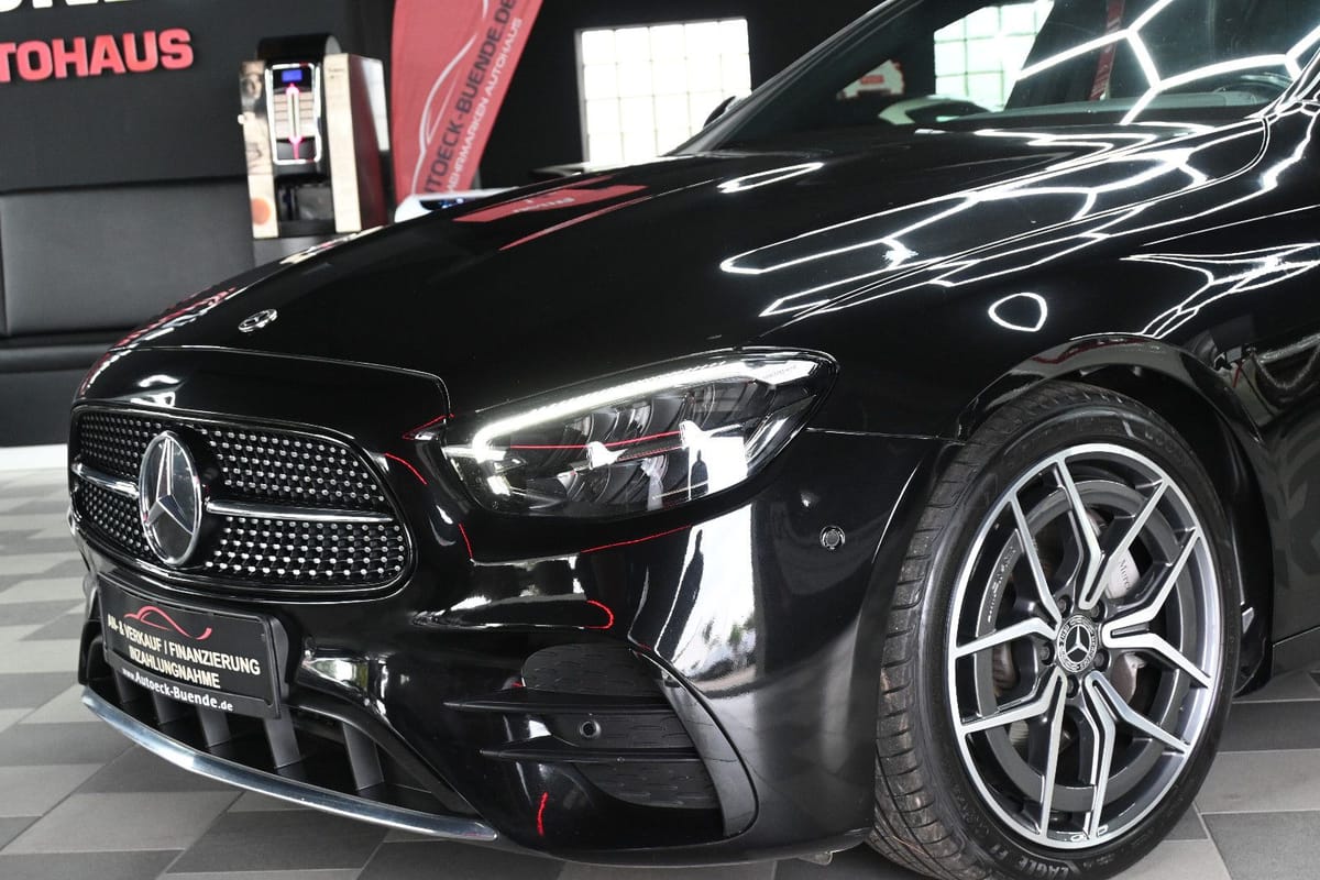 Mercedes-Benz E 220d AMG-Styling Pano DAB el.AHK Kam Keyless