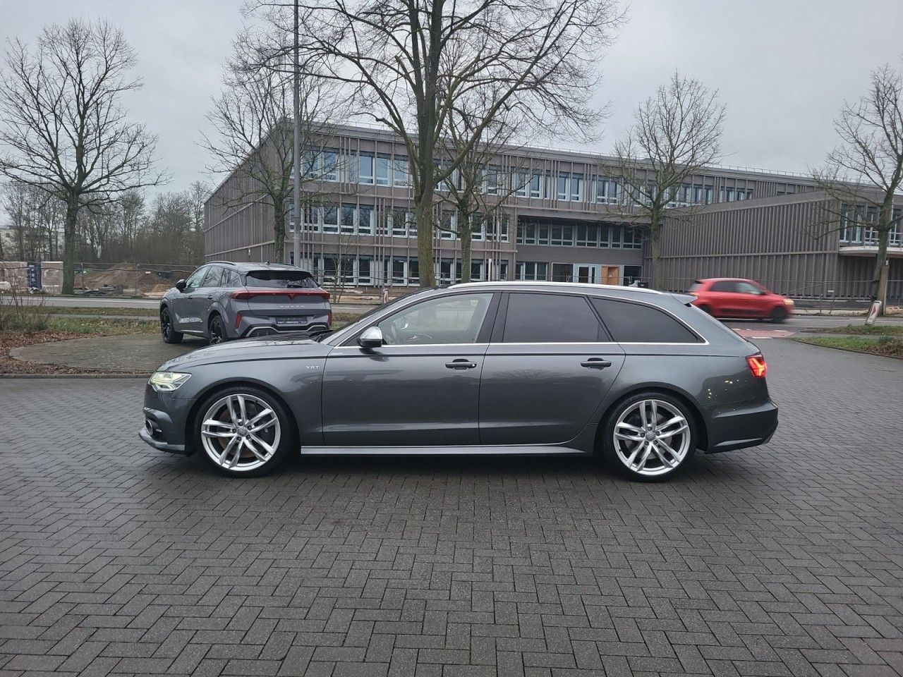 Audi S6 Avant 4.0 TFSI quattro+Matrix+STHZG+BOSE+PANO foto 2