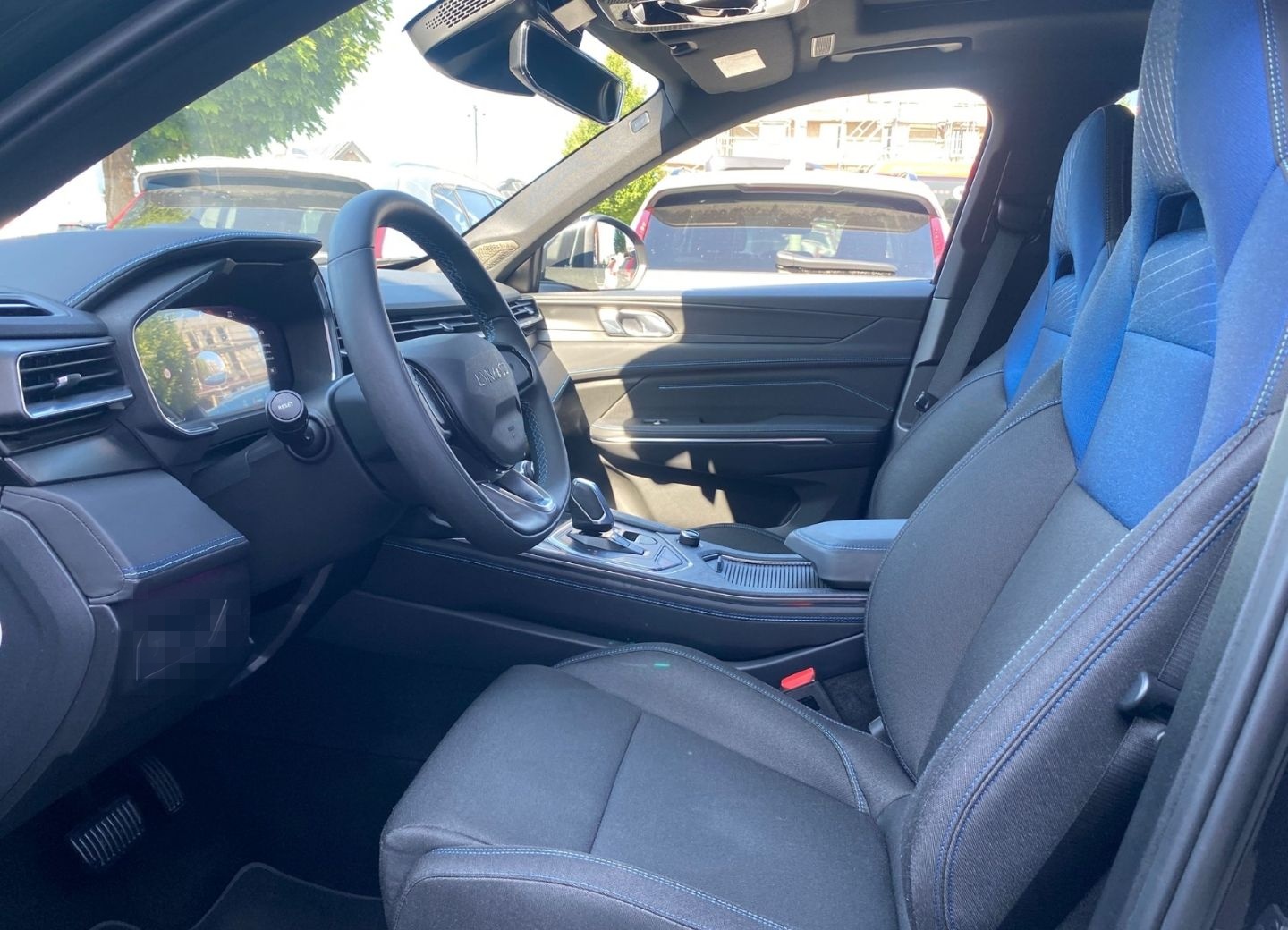 Lynk&Co 01 192kW El. Panodach Navi Memory Sitze Soundsys foto 10