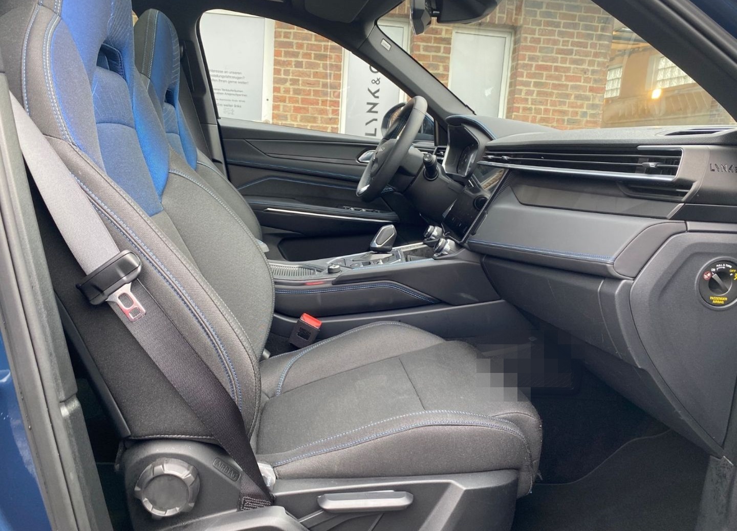 Lynk&Co 01 1.5 TD 192 kW El. Panodach Navi Memory Sitze  foto 18