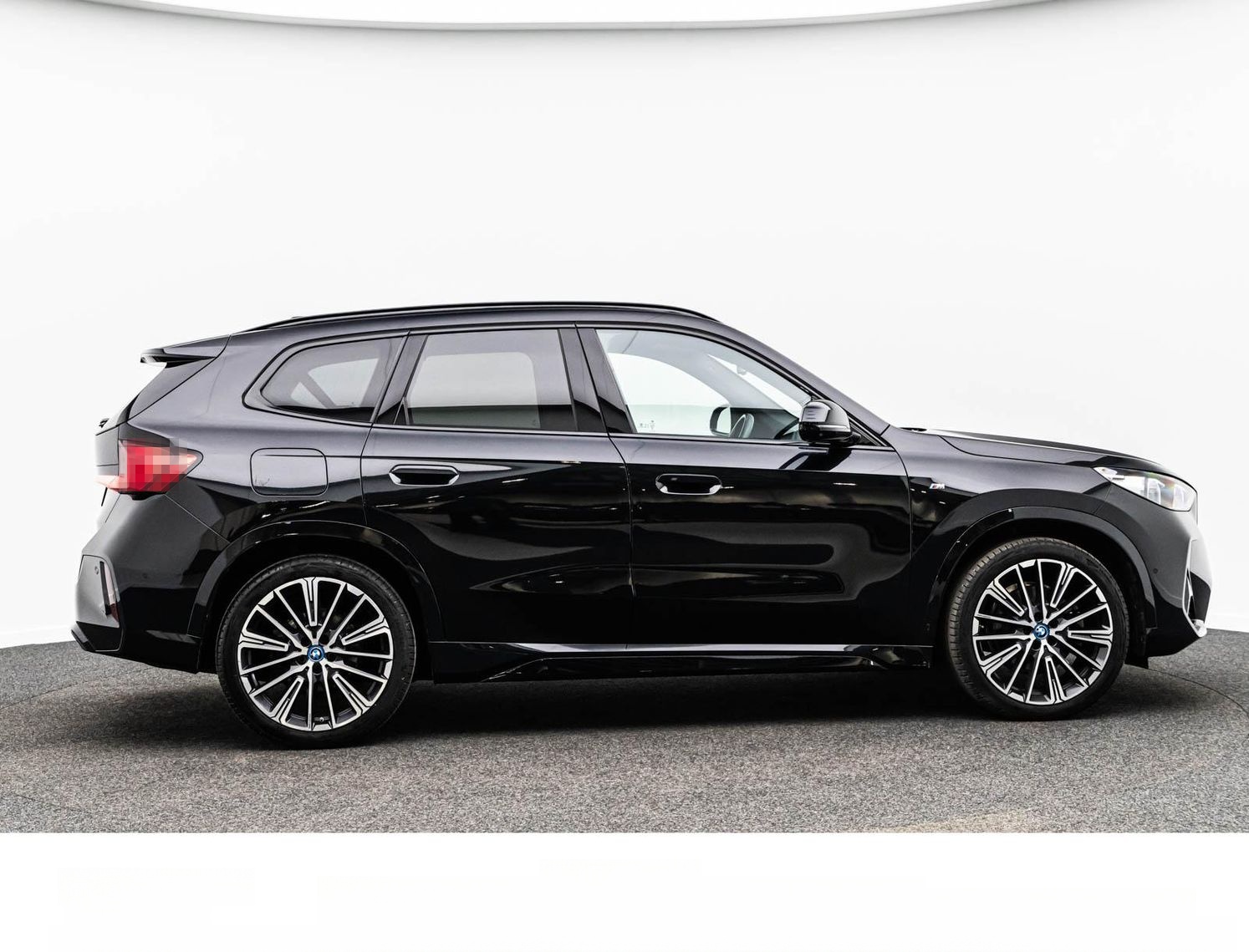 BMW iX1 30e xDRIVE M SPORT SHADOW/ACC/HuD/PANO/360° foto 8