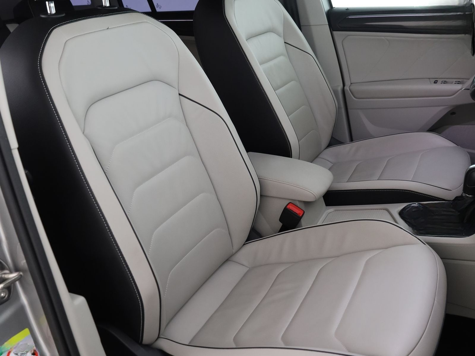 Volkswagen Tiguan 2.0 TSI 4M R LINE 360GRAD,MEMORY,STANDHZ foto 11