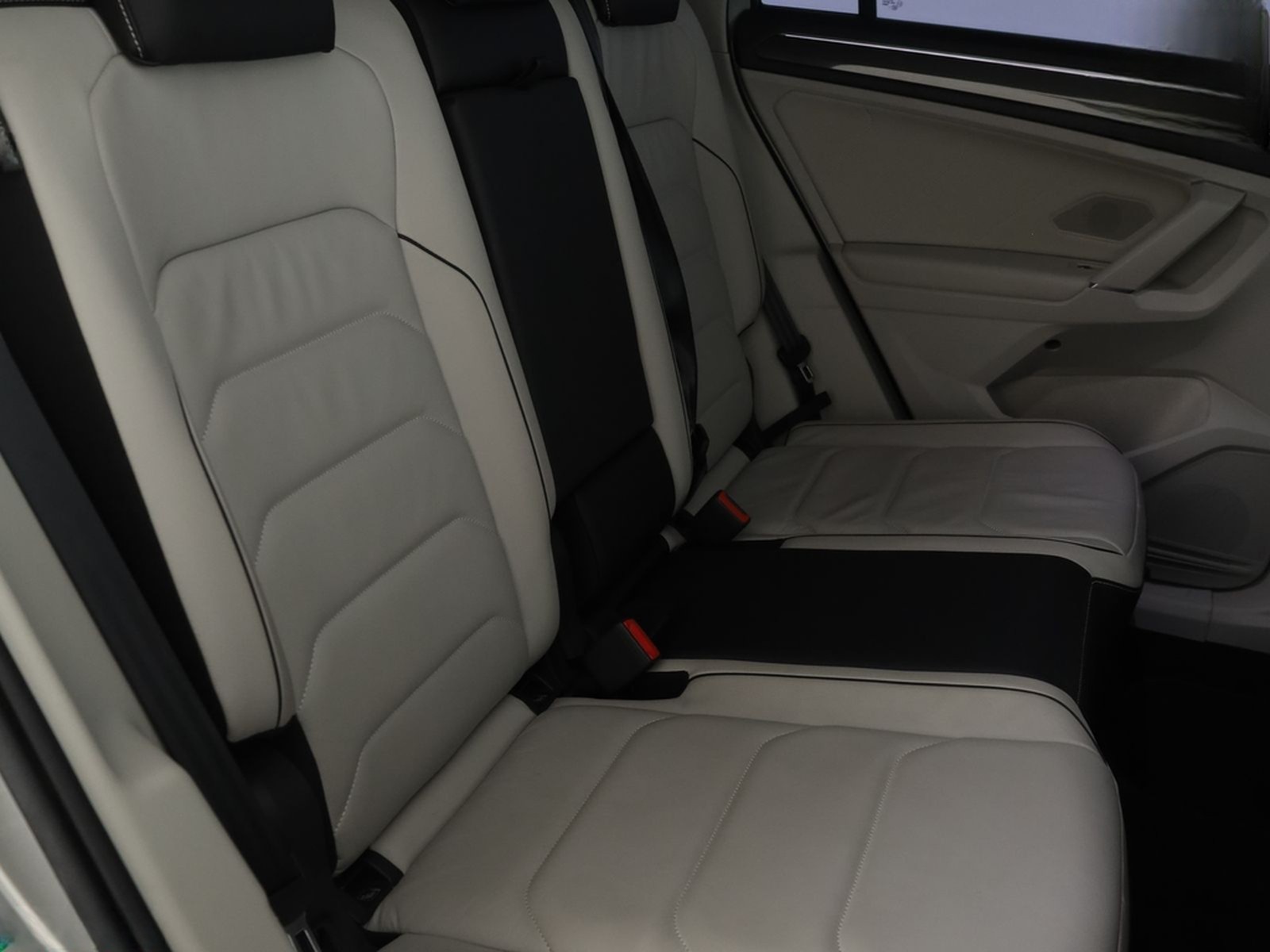 Volkswagen Tiguan 2.0 TSI 4M R LINE 360GRAD,MEMORY,STANDHZ foto 12