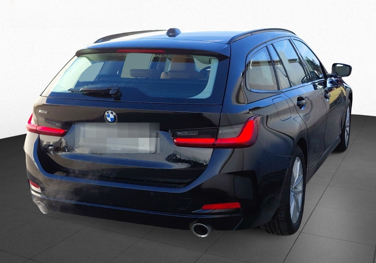 BMW 330i xDrive Touring foto 21