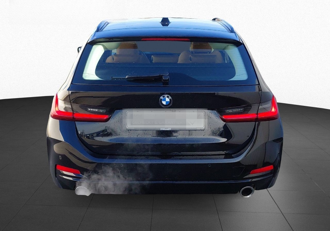 BMW 330i xDrive Touring foto 10