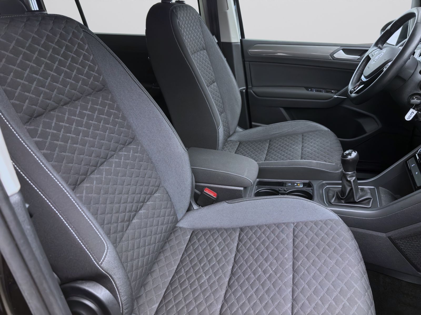 Volkswagen Touran 1.4 TSI JOIN AHK NAVI SITZHZG PDC foto 16