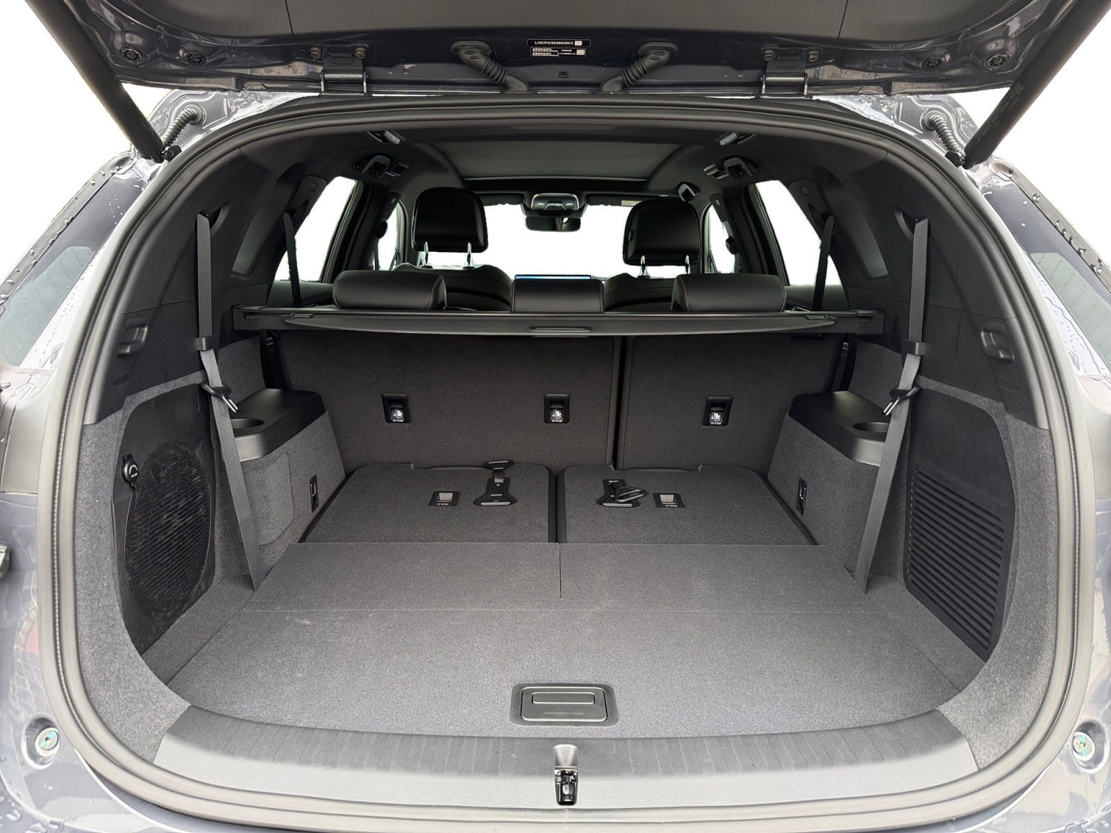 BYD Tang Flagship EV foto 16