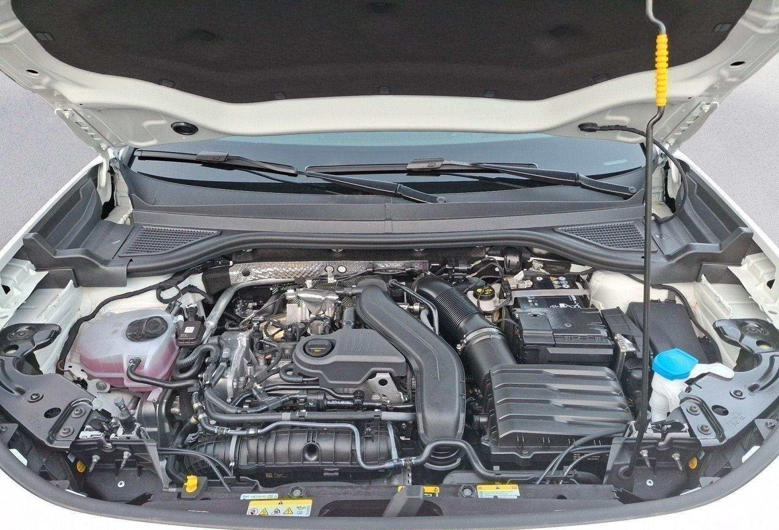 Volkswagen T-Roc R-Line 1.5 l eTSI OPF  7-Gang-Doppelkupplu foto 11