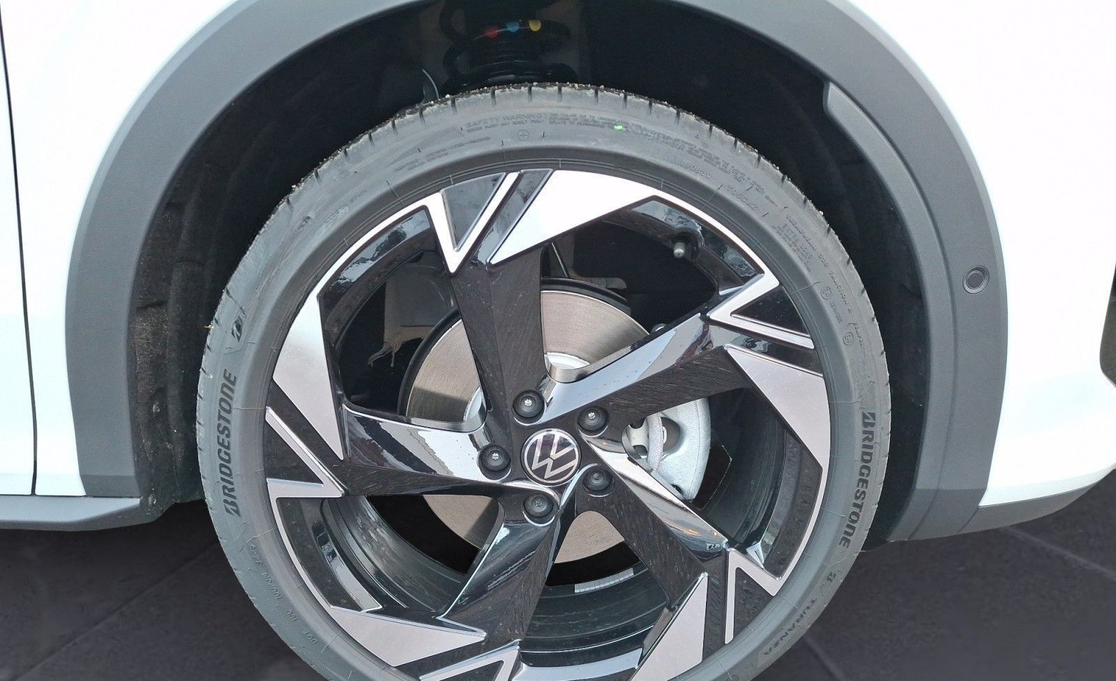 Volkswagen T-Roc R-Line 1.5 l eTSI OPF  7-Gang-Doppelkupplu foto 9
