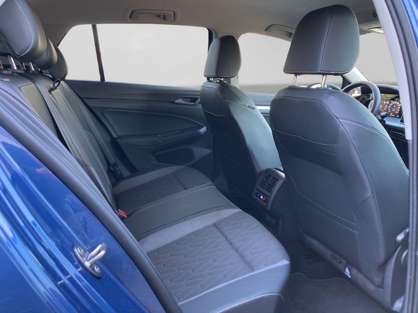 Volkswagen Golf 2.0 TDI DSG GOAL LED+ NAVI AHK KAMERA foto 6