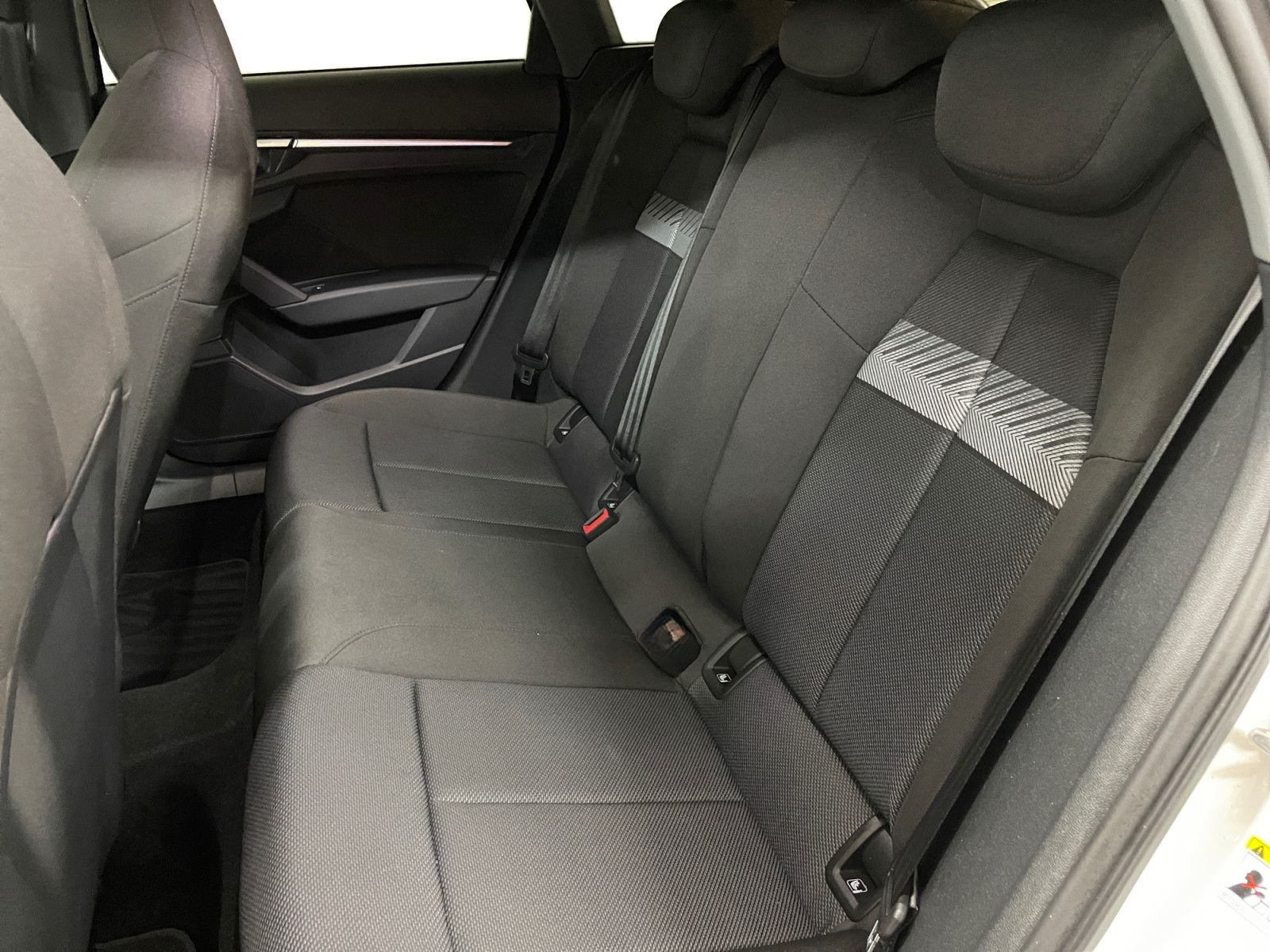 Audi A3 Sportback 45TFSIe S-trc S-line Matrix Pano CA foto 11