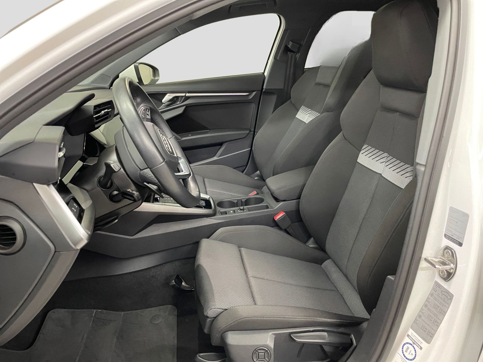 Audi A3 Sportback 45TFSIe S-trc S-line Matrix Pano CA foto 10