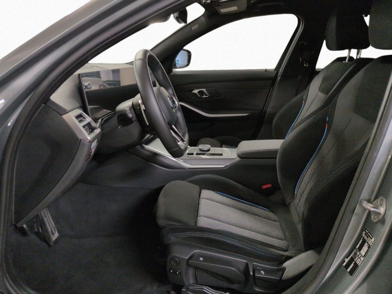 BMW 320i Tour M SPORT LiveProf,St+Go,360°,AHK,HUD foto 12