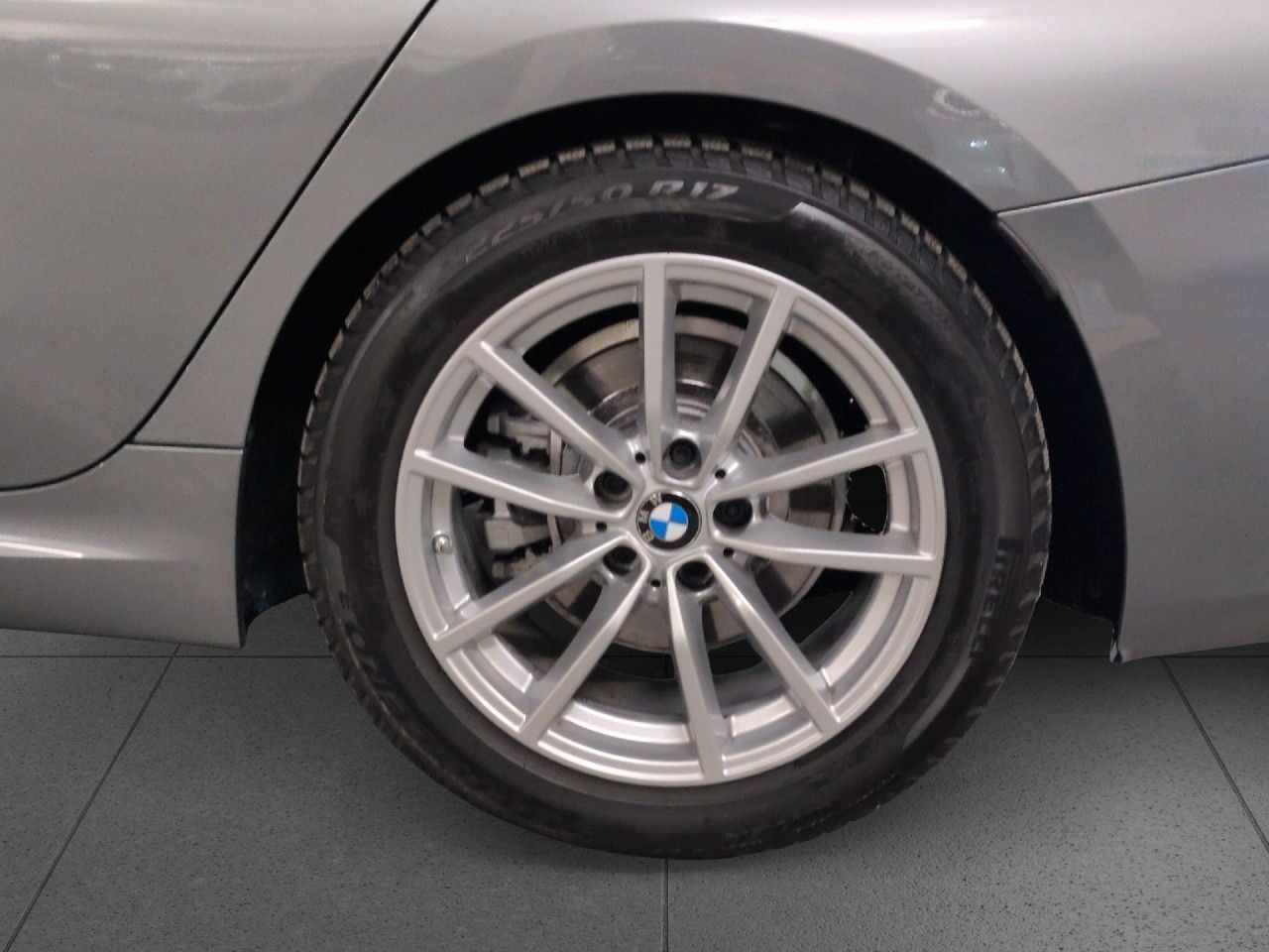 BMW 320i Tour M SPORT LiveProf,St+Go,360°,AHK,HUD foto 20