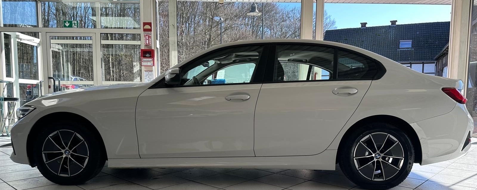 BMW 318 d, Scheckheft bei BMW, LED, Navi foto 4