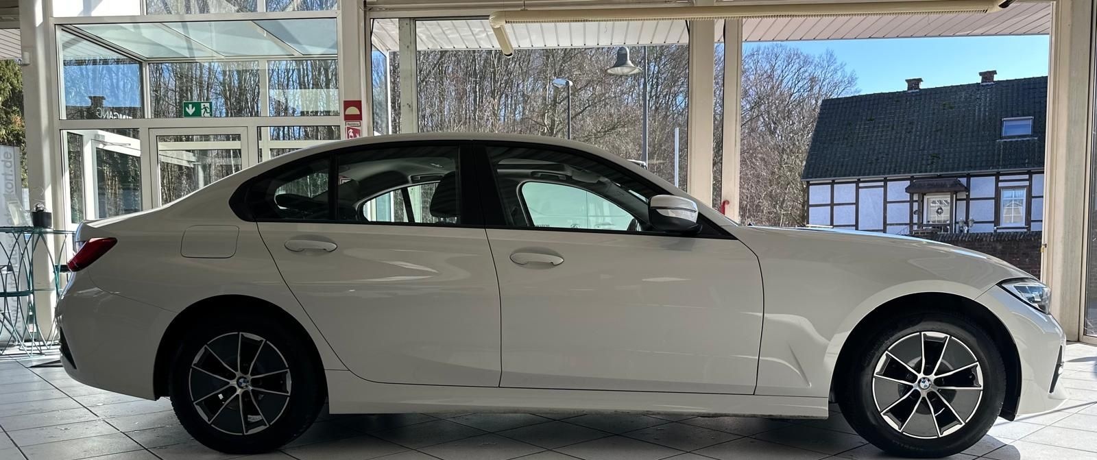 BMW 318 d, Scheckheft bei BMW, LED, Navi foto 5