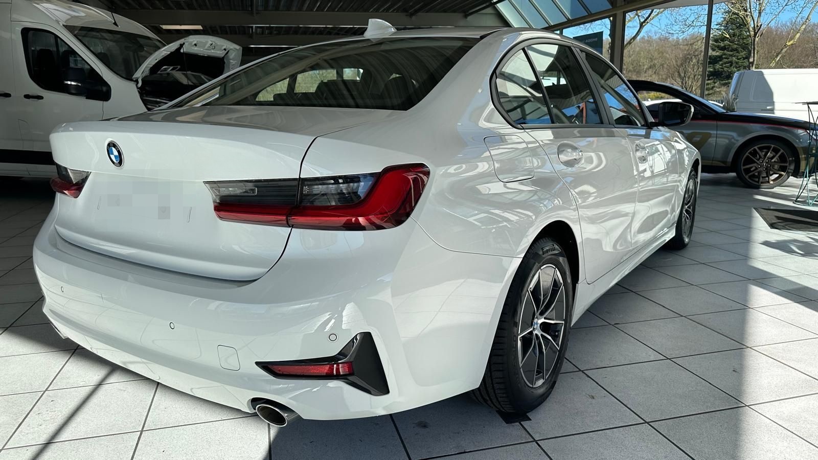 BMW 318 d, Scheckheft bei BMW, LED, Navi foto 7