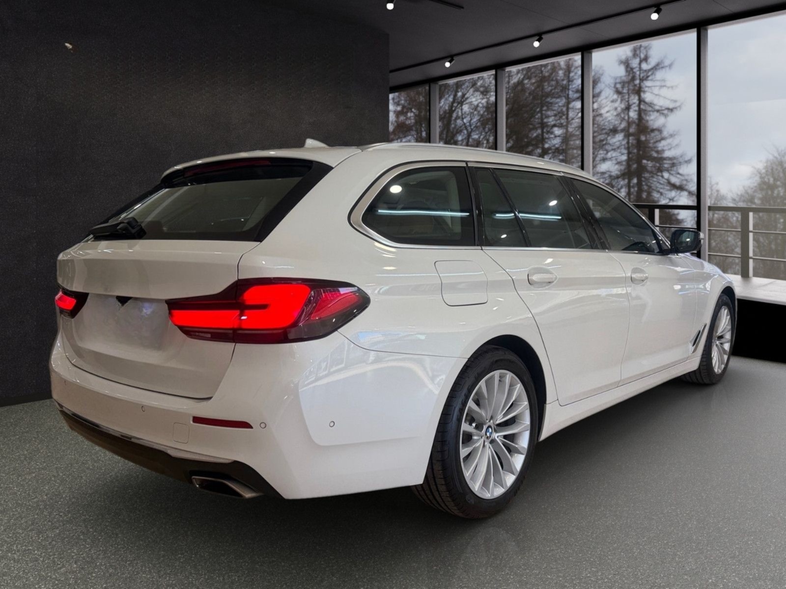 BMW 540d Touring xDrive Luxury Line*H&K*Panorama*1H* foto 6