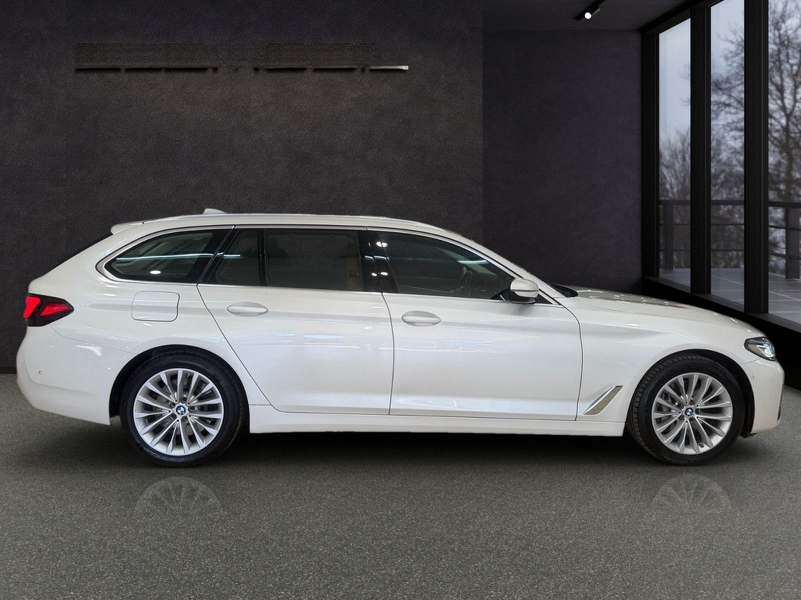 BMW 540d Touring xDrive Luxury Line*H&K*Panorama*1H* foto 7