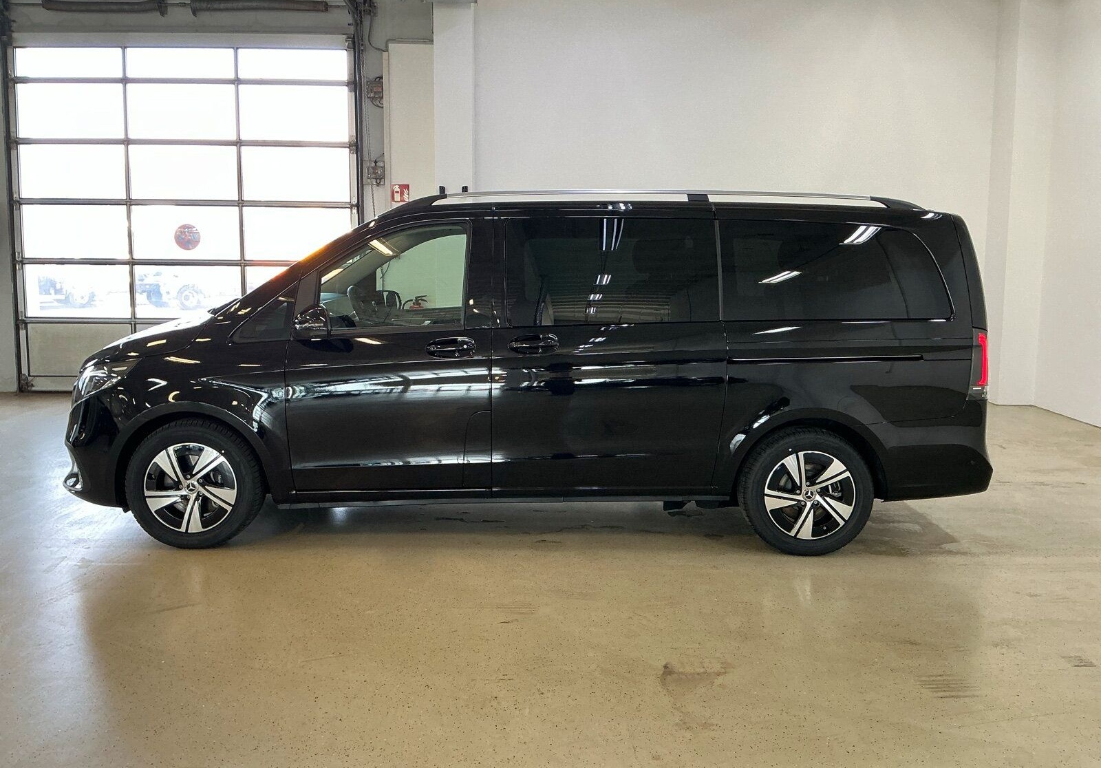 Mercedes-Benz V 250d STYLE+LED+NAVI+AHK+360G+STDHZG+DISTR+MBUX foto 7