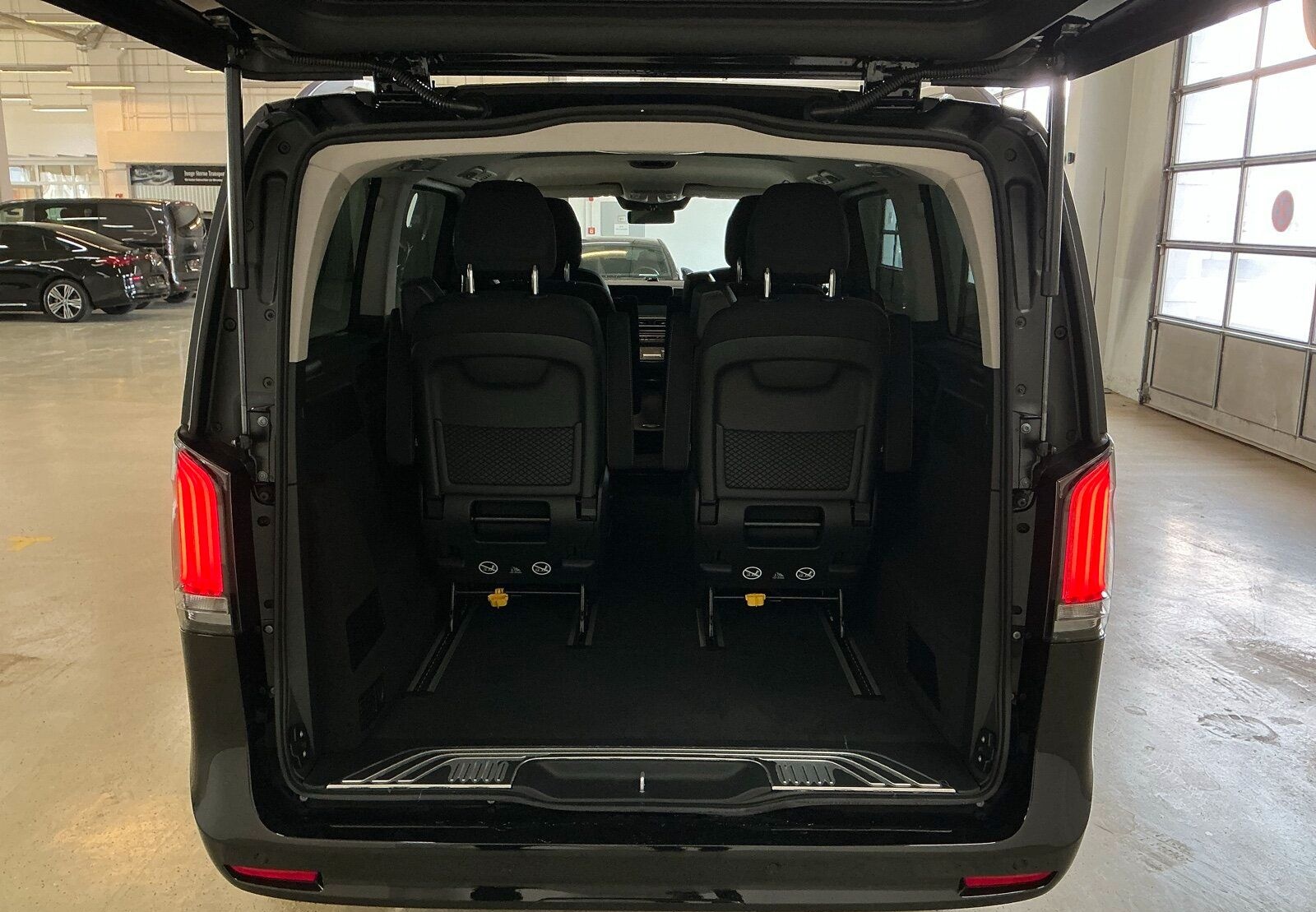 Mercedes-Benz V 250d STYLE+LED+NAVI+AHK+360G+STDHZG+DISTR+MBUX foto 8