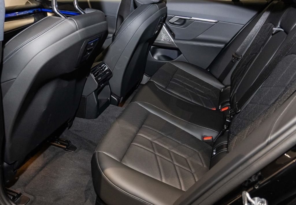BMW 520 d+AHK+Navi+HUD+360 Kamera+Leder NP 73.510,- foto 13