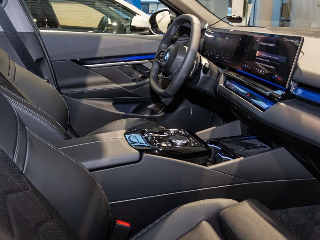 BMW 520 d+AHK+Navi+HUD+360 Kamera+Leder NP 73.510,- foto 17