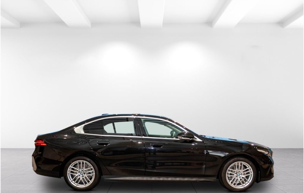BMW 520 d+AHK+Navi+HUD+360 Kamera+Leder NP 73.510,- foto 3