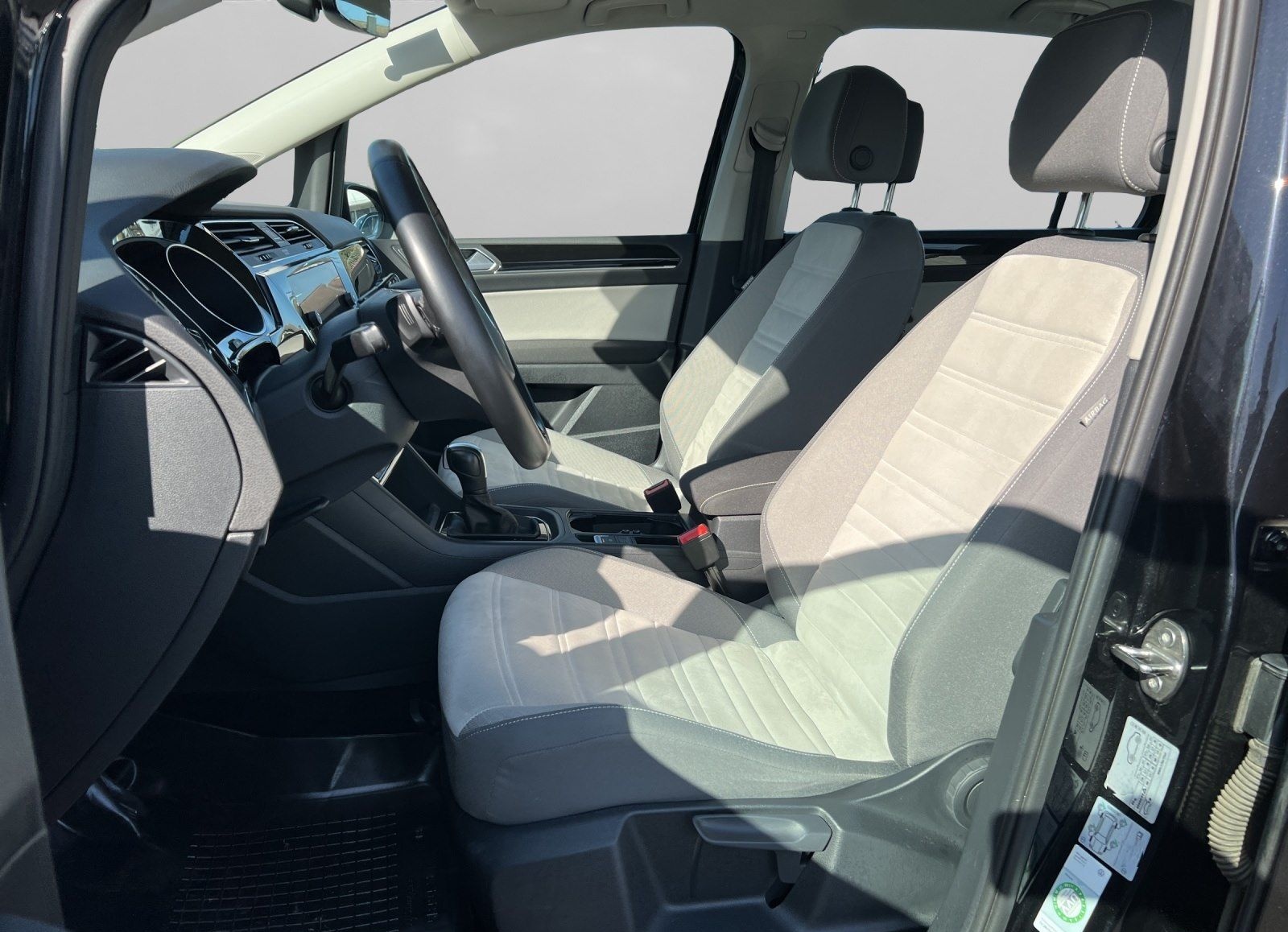 Volkswagen Touran 2.0 TDI Highline Standhzg. AHK foto 7