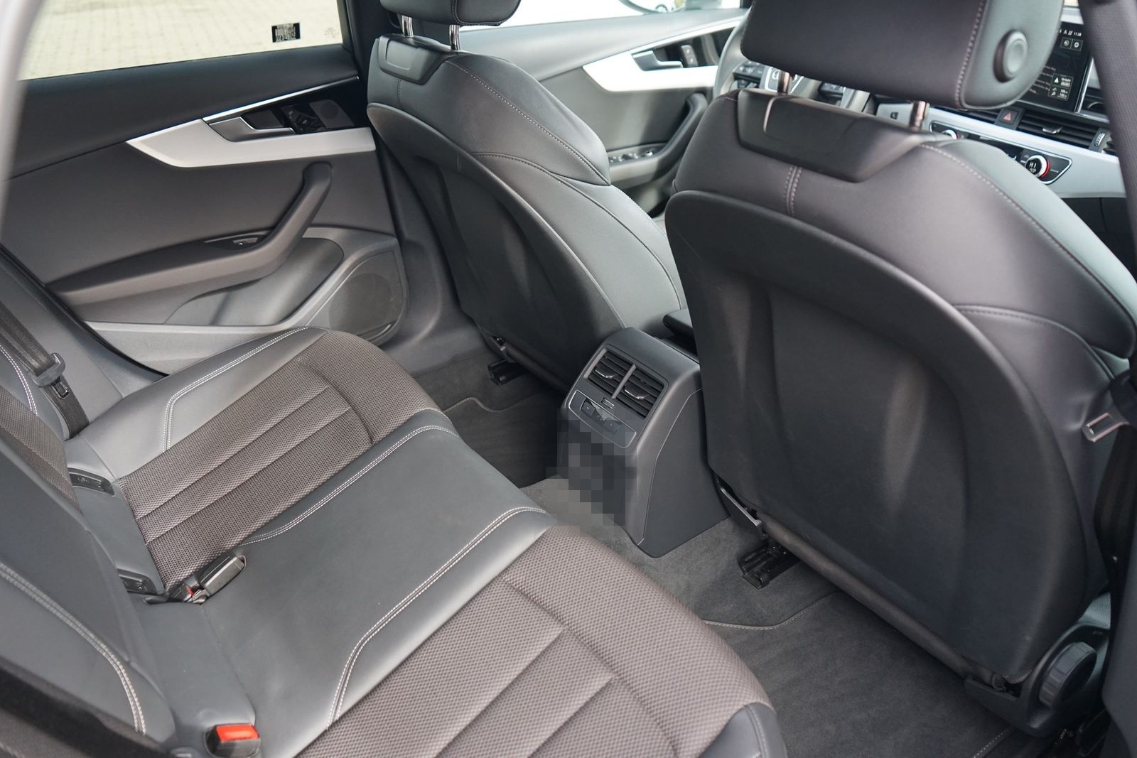 Audi A4 Avant 40 TDI S-Line quattro Aut. LED ACC Navi foto 13
