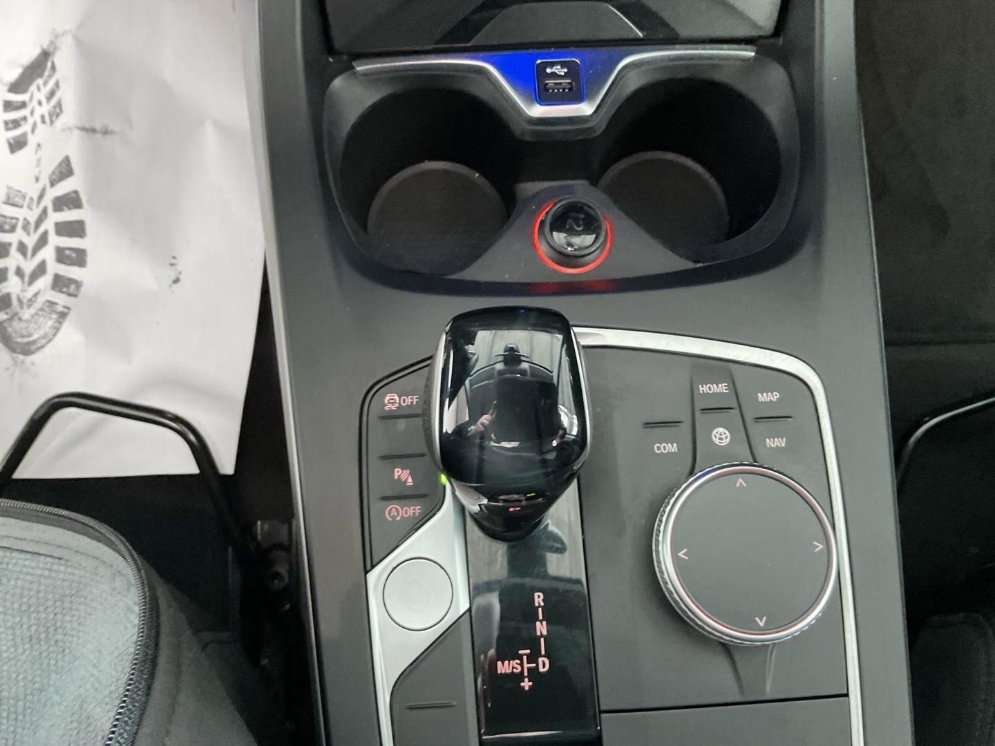 BMW 118 i Modell Advantage Navi SHZ LED PDC DAB foto 13