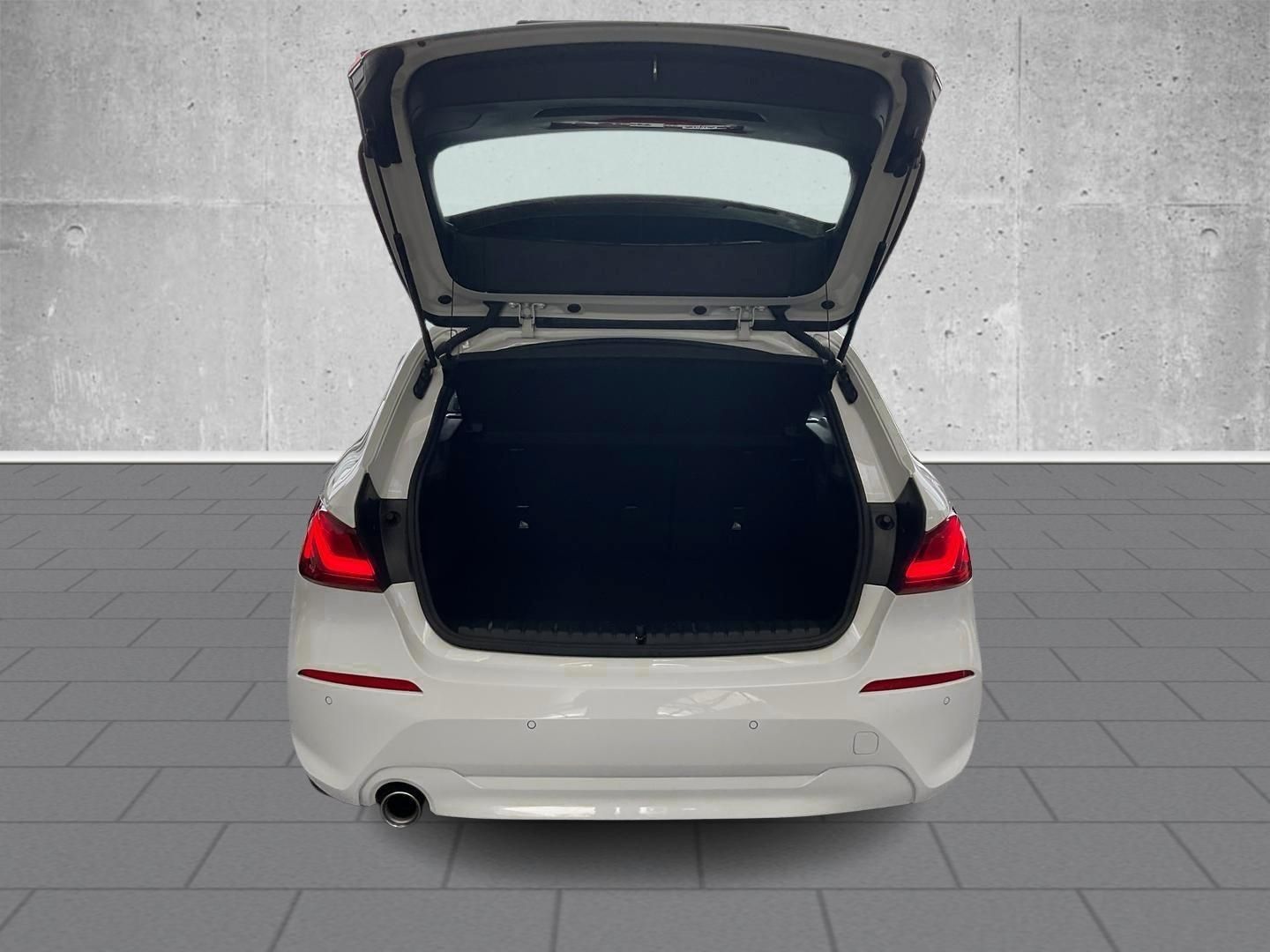 BMW 118 i Modell Advantage Navi SHZ LED PDC DAB foto 14