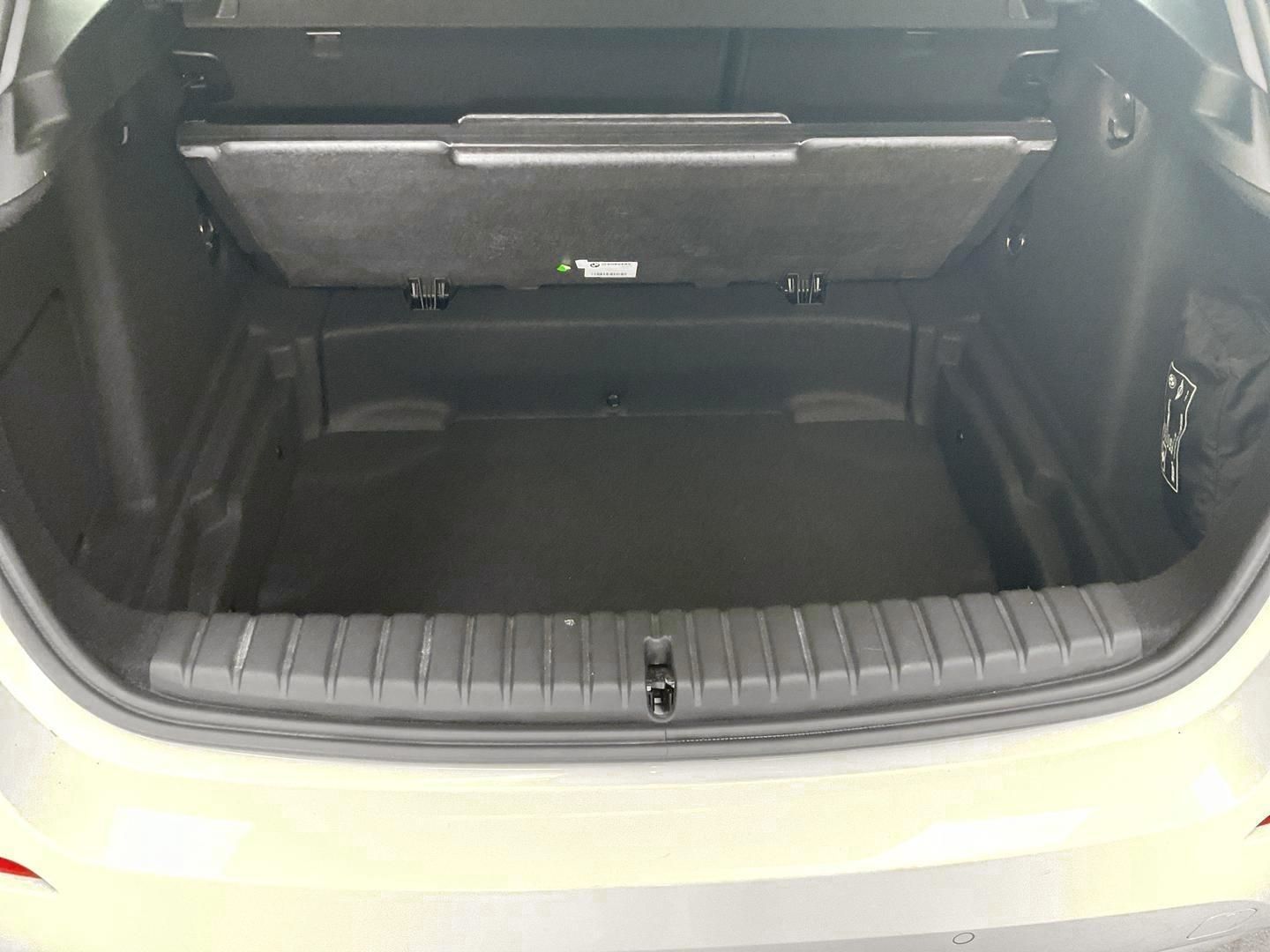 BMW 118 i Modell Advantage Navi SHZ LED PDC DAB foto 16