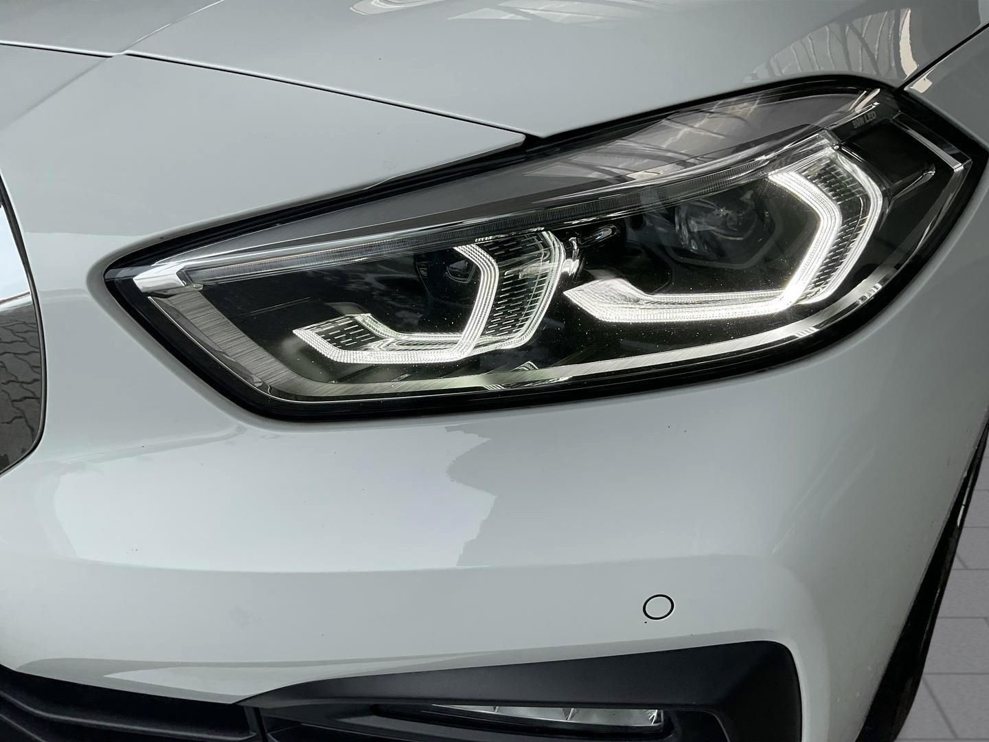 BMW 118 i Modell Advantage Navi SHZ LED PDC DAB foto 18