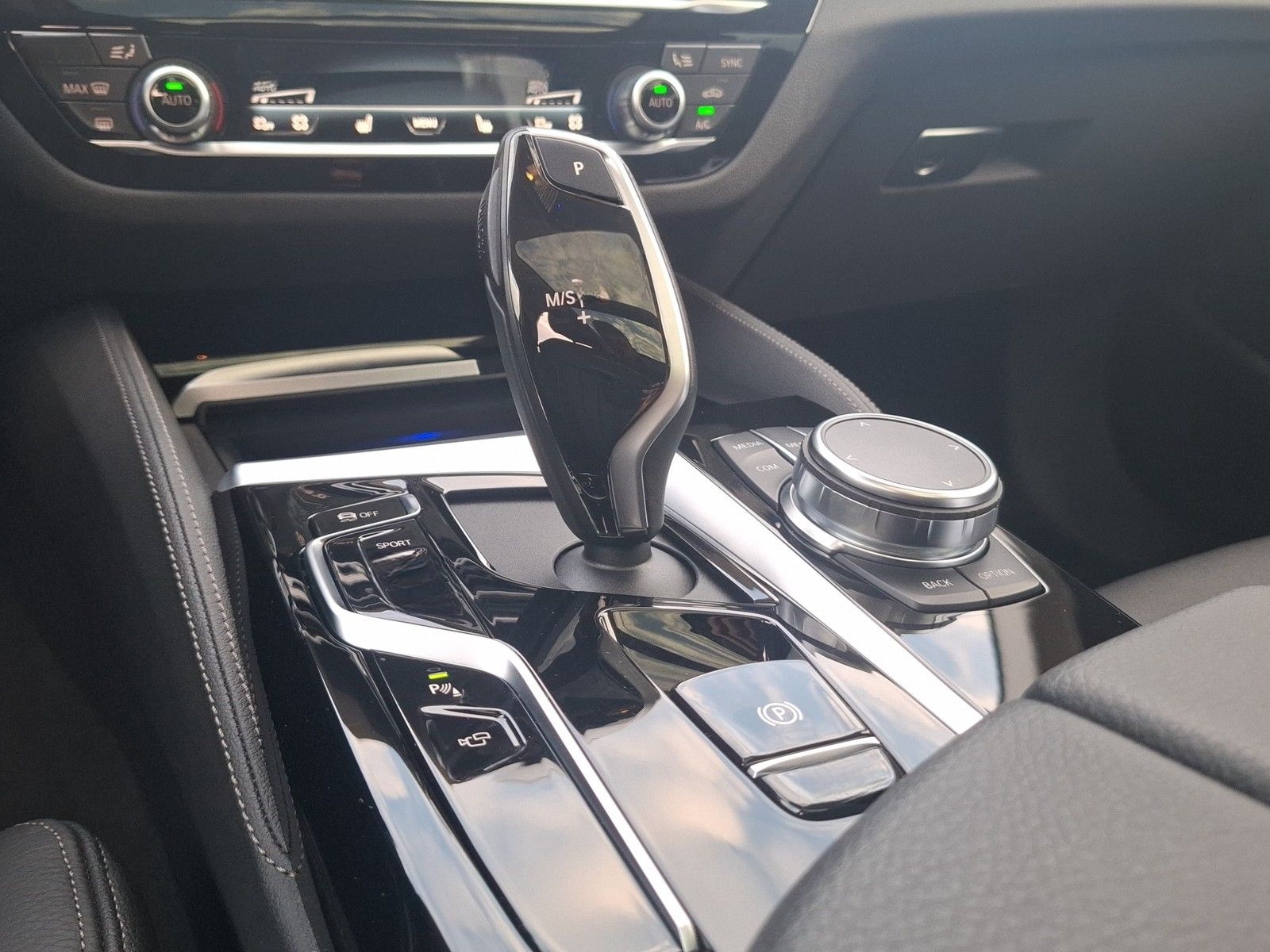 BMW 530 i Touring Luxury-Line AUTOMATIK / PANORAMA / foto 14