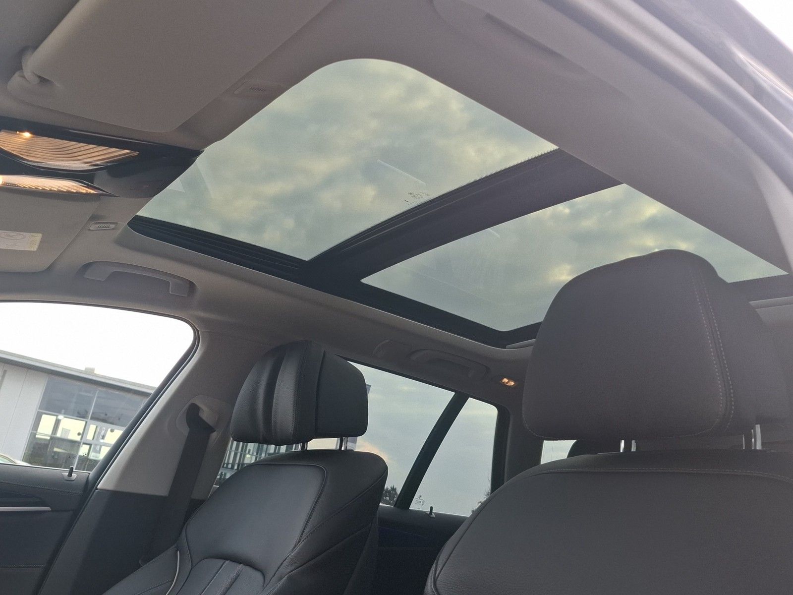 BMW 530 i Touring Luxury-Line AUTOMATIK / PANORAMA / foto 19