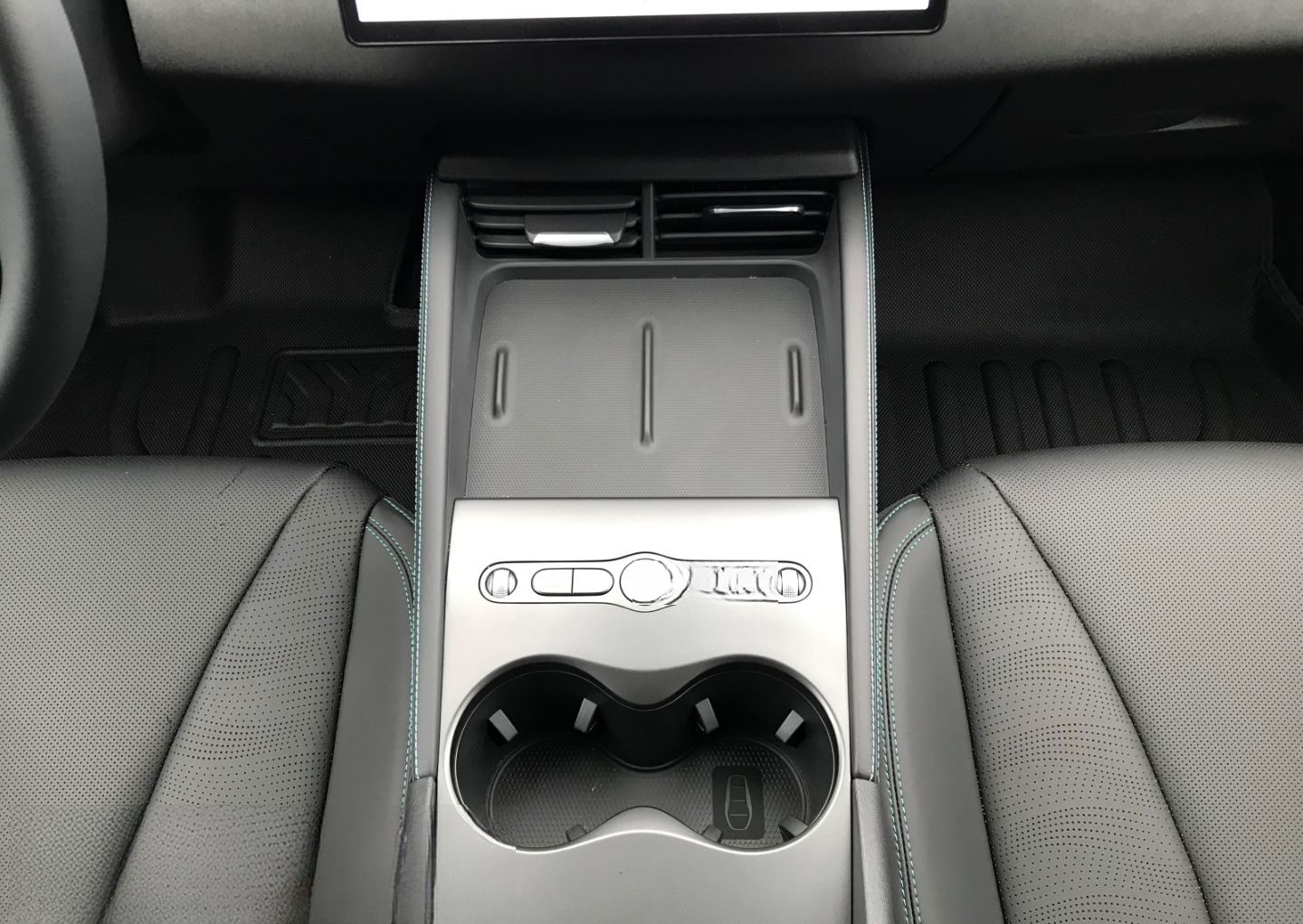 BYD Seal 6 DM-i Touring 135 kW 1.5 PHEV Boost LED NA foto 15