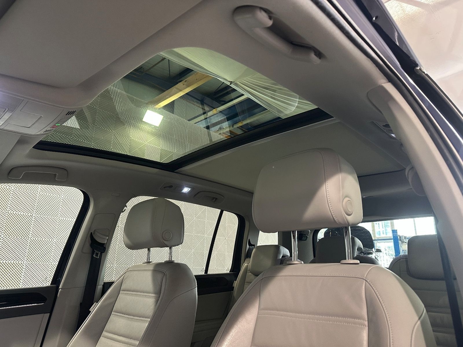 Volkswagen Touran 1.5 TSI*HIGHLINE*LED-7.STZ-PANO-AHK-ACC foto 28