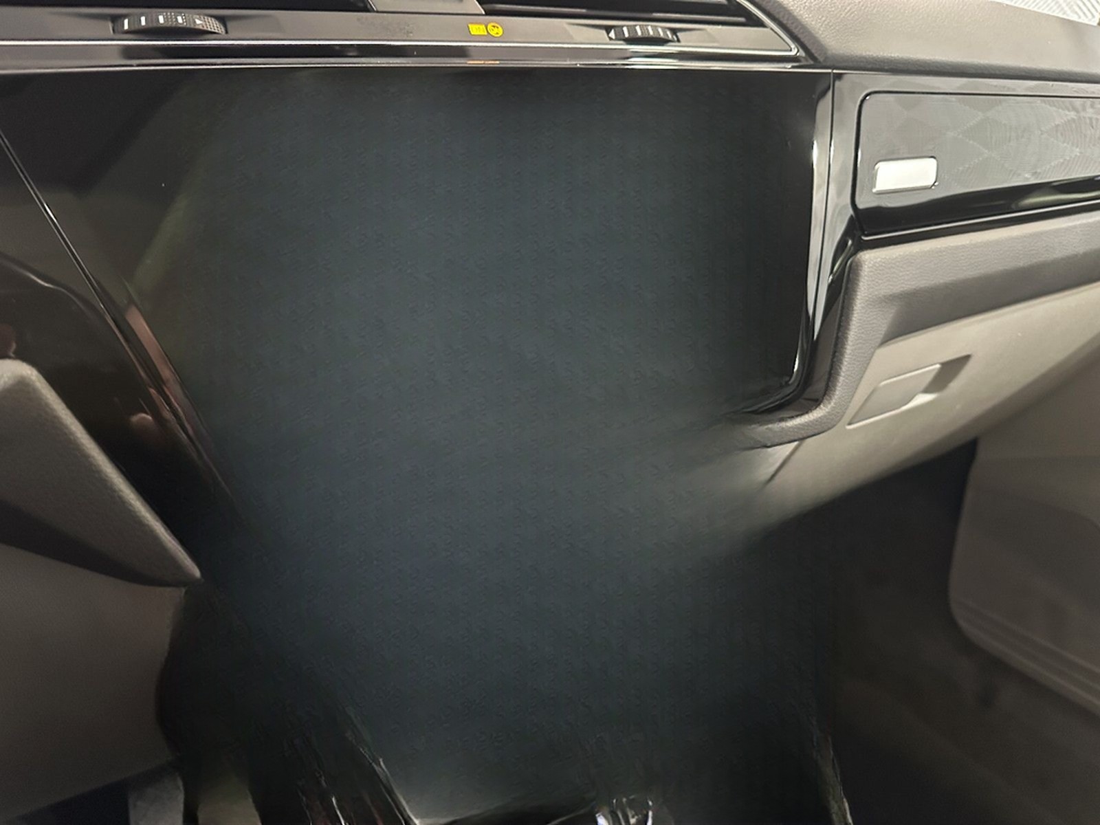 Volkswagen Touran 1.5 TSI*HIGHLINE*LED-7.STZ-PANO-AHK-ACC foto 42